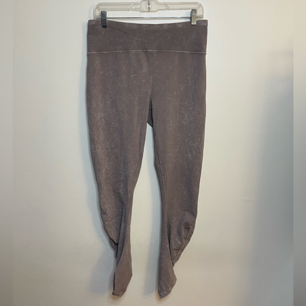 Lululemon Inner Glow Tight 28” Washed Half Moon size 12